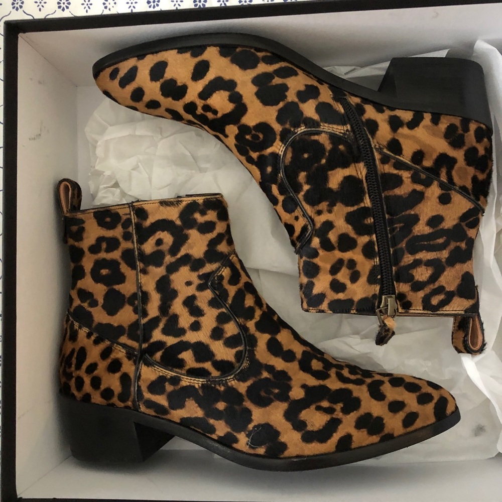 Veronica Bear Tanner Boot Leopard Pony Hair - Picture 1 of 5